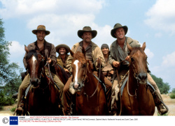 Американские герои / American Outlaws (Колин Фаррелл, Эли Лартер, 2001) 8U5lW0v1